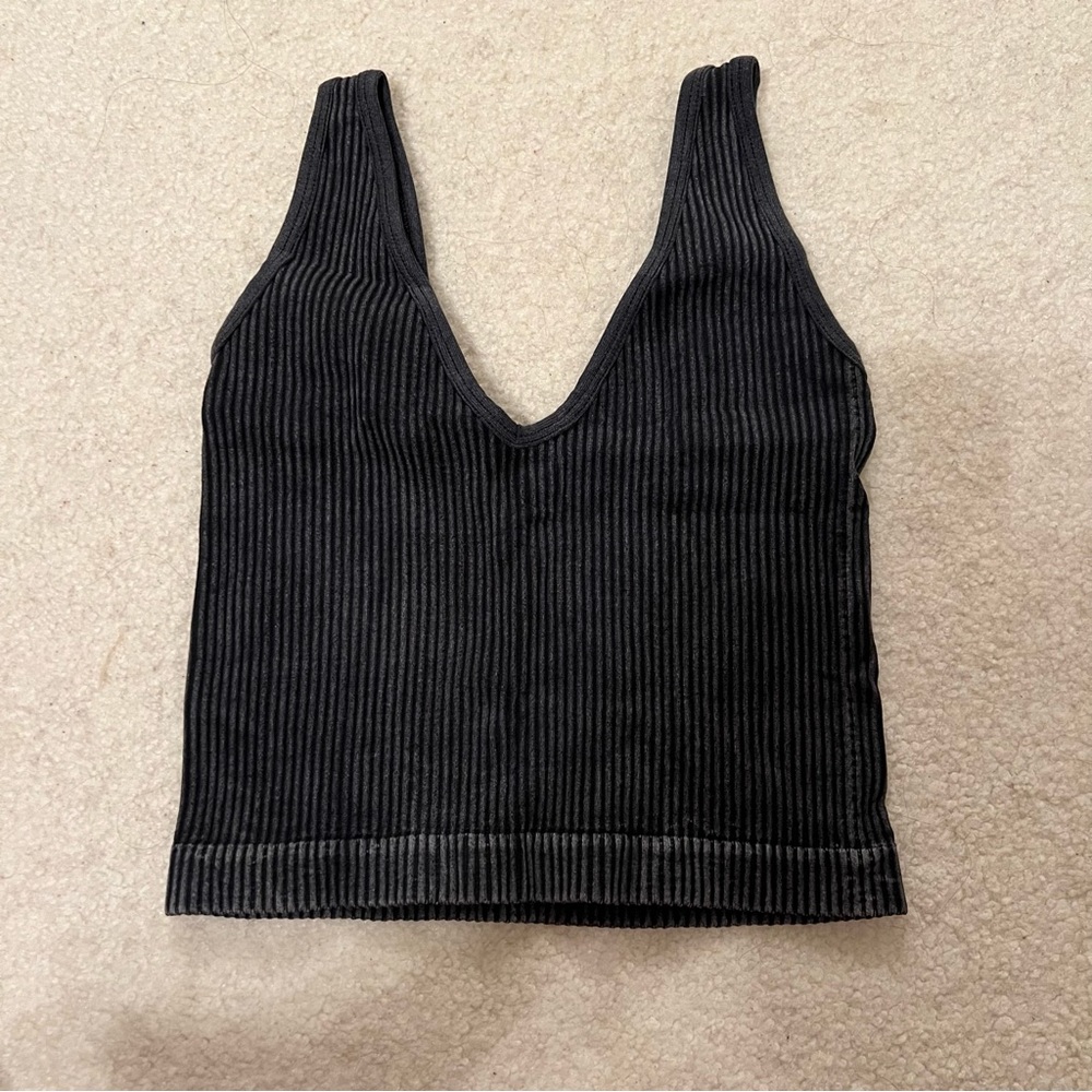 black ribbed seamless tank